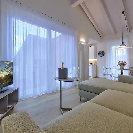 Rooftop Apartment *