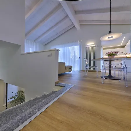 Rooftop Apartment Varenna